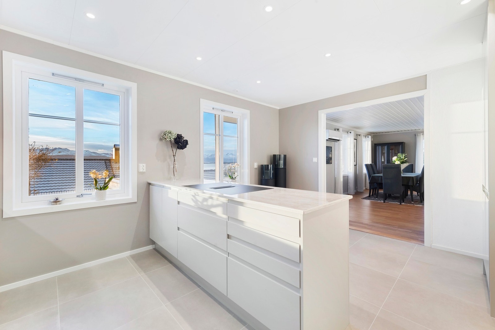 Flis på gulv er lagt av Jostein Krakeli AS. Galleribilde