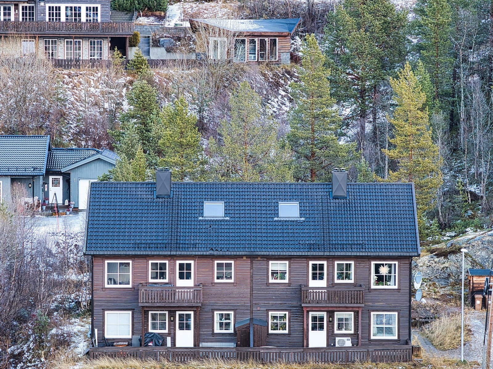 Leiligheten oppe til venstre. Galleribilde