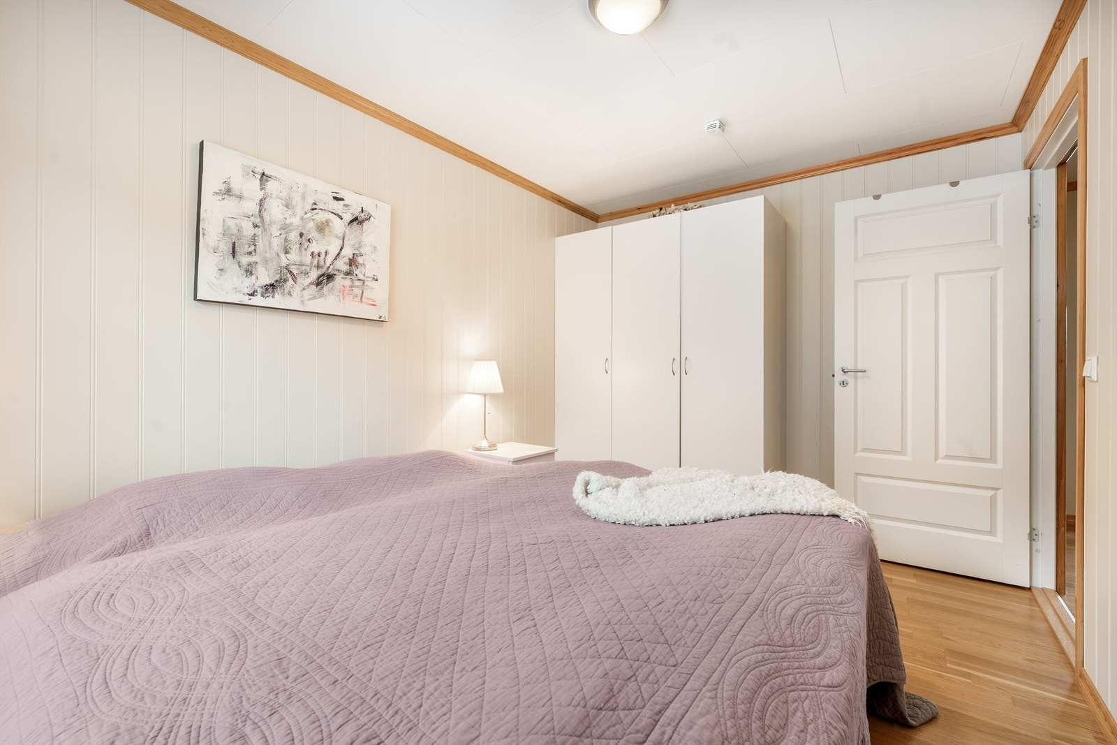 Hovedsoverom med skapplass. Galleribilde