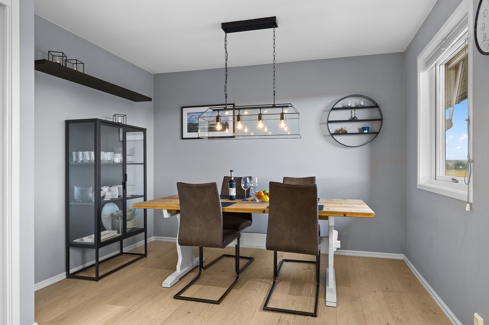 Spiseplass på kjøkkenet. (Soverom på opprinnelige byggetegninger) Galleribilde