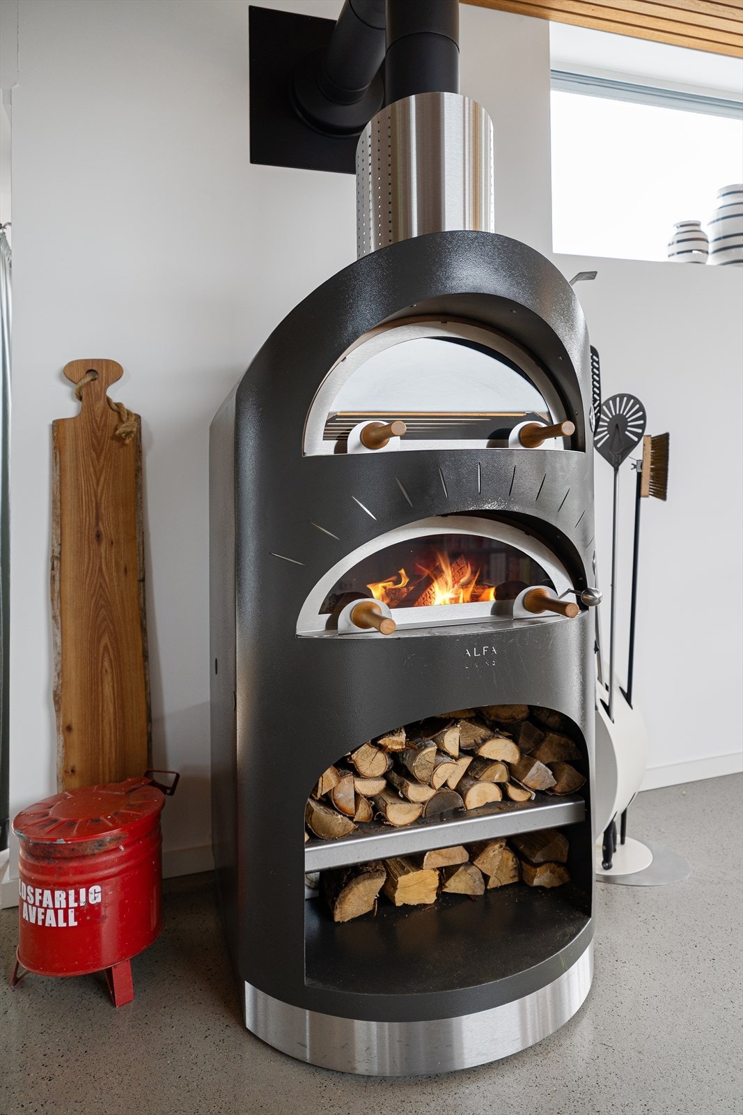 Påkostet og eksklusiv pizzaovn fra Alfa Forni på kjøkkenet Galleribilde