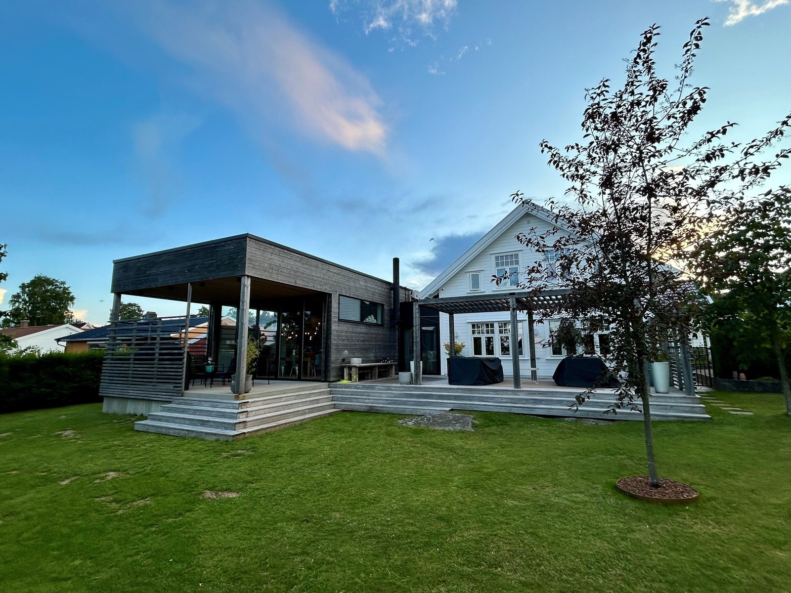 Stor tomt med flott hage. Galleribilde