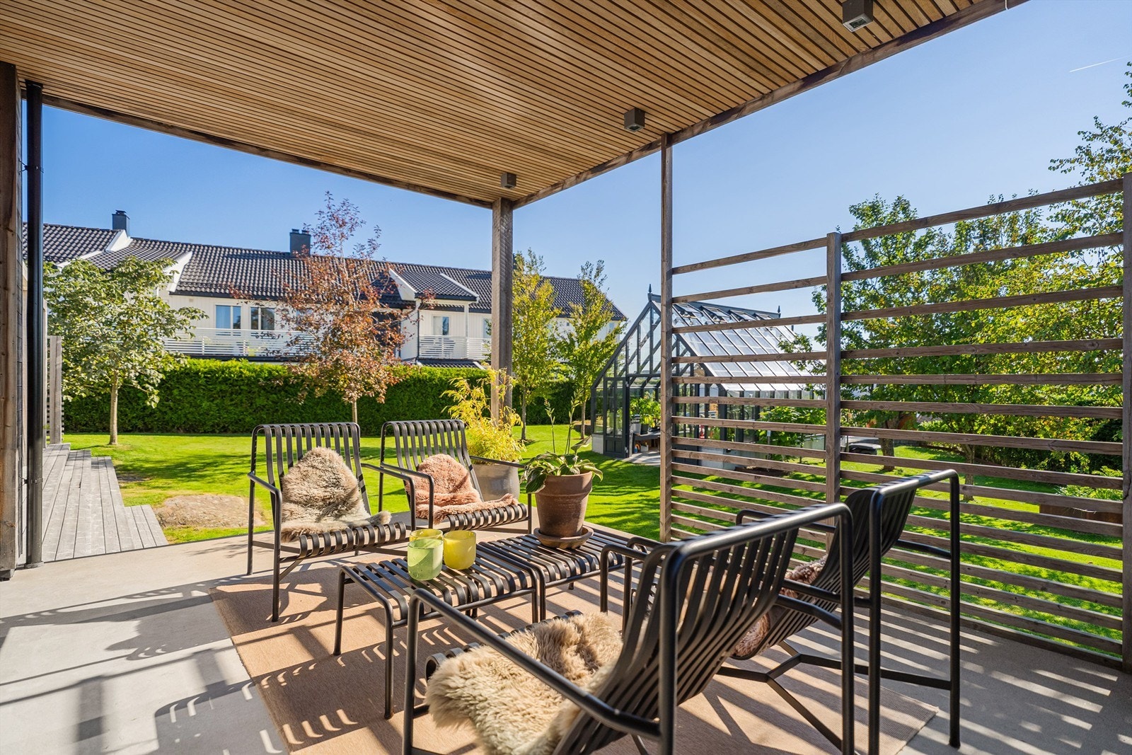 Terrassen rett utenfor kjøkkenet. Galleribilde