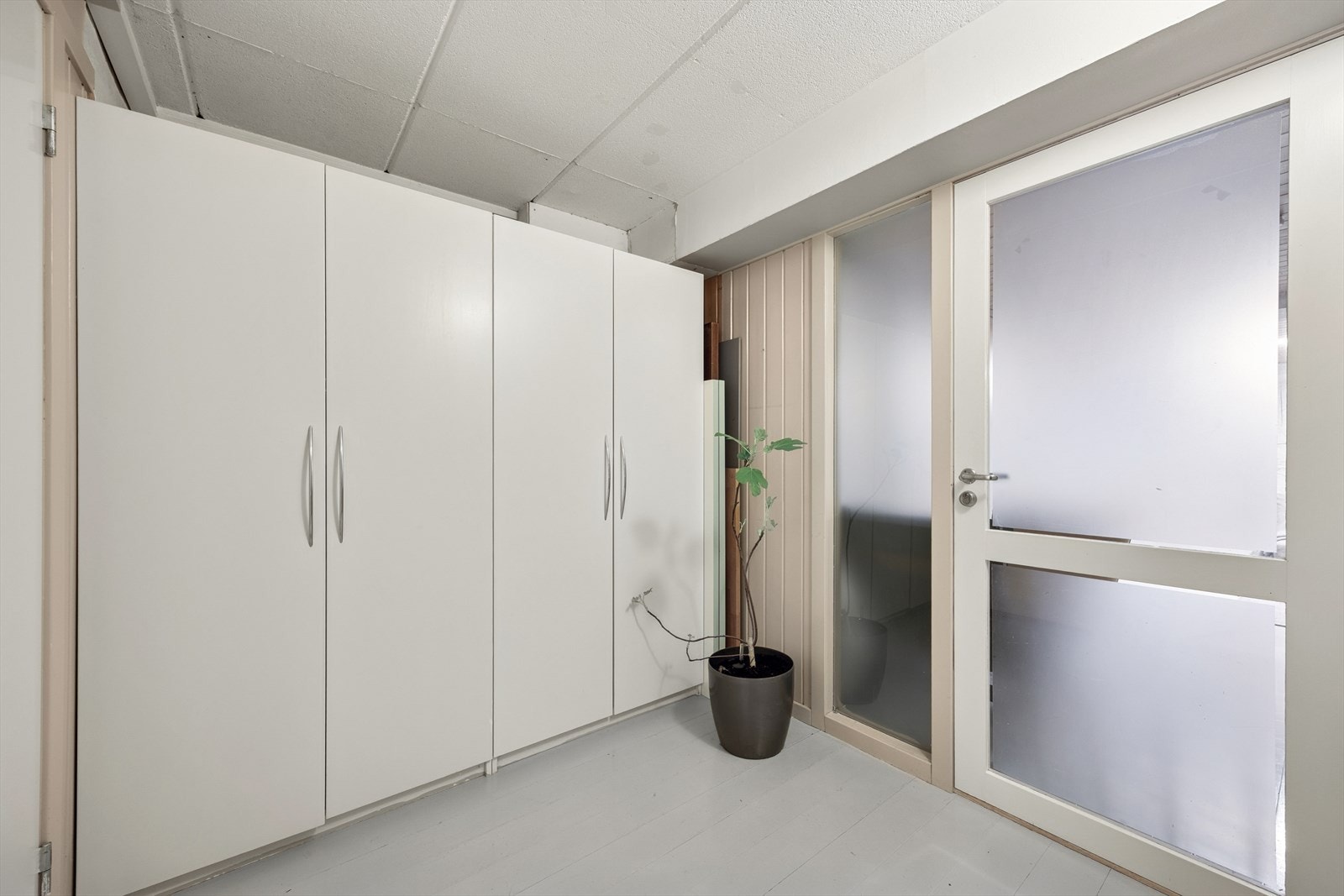 I kjelleretasjen er det rikelig med lagringsplass. Galleribilde