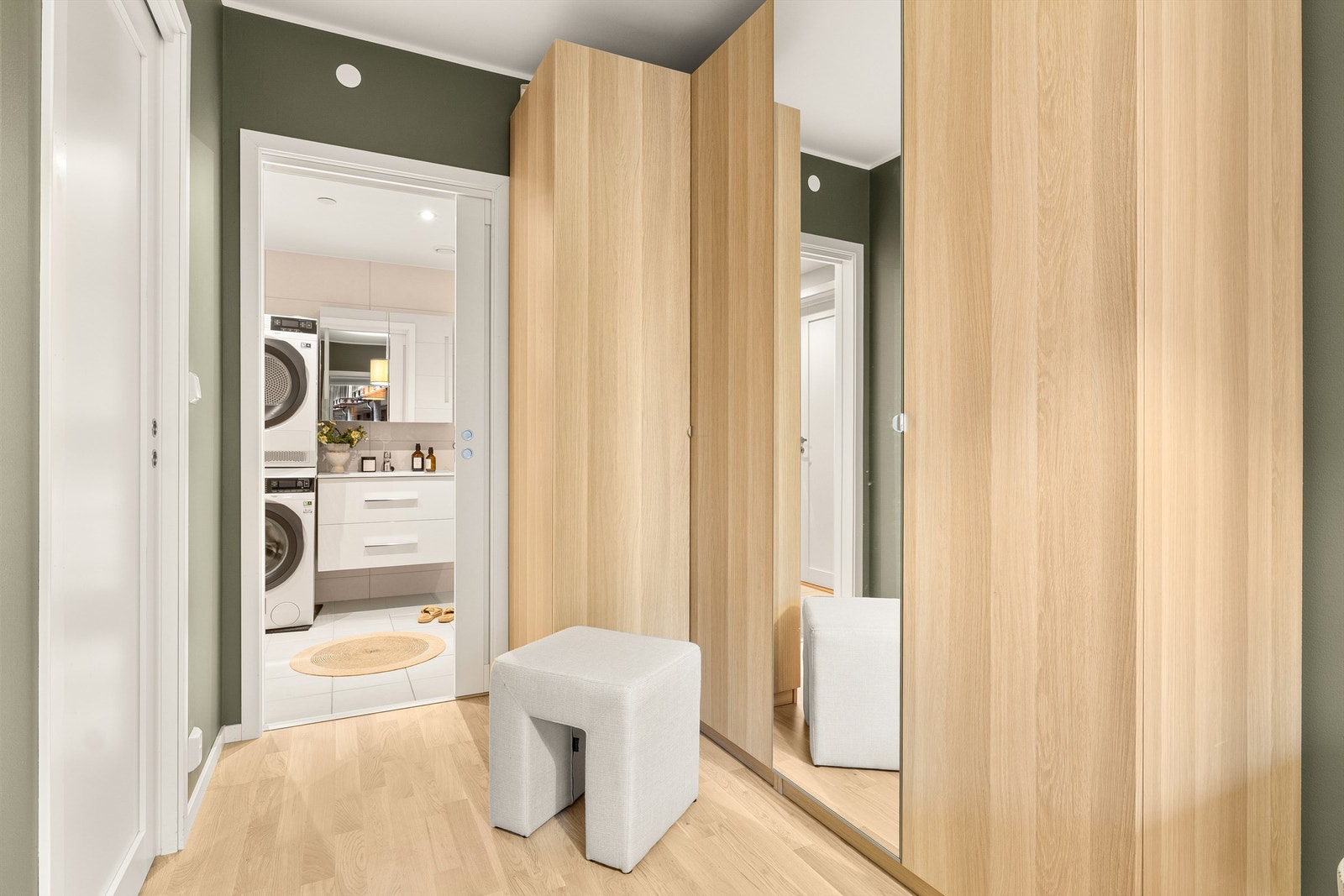 Fra hovedsoverommet kan man direkte gå inn på badet. Galleribilde