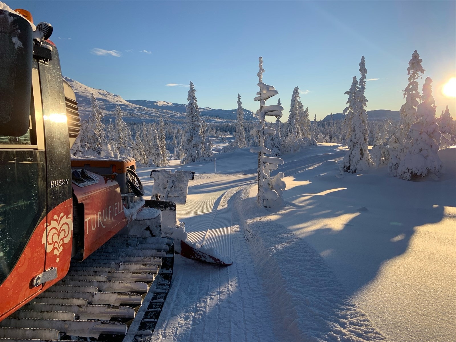 Eventyrløypa er en spektakulær langrennsopplevelse i Hallingdal - en 115 km lang tur som strekker seg fra Hemsedal til Flå, gjennom Golsfjellet og Nesbyen. Den er kjent som en av Norges vakreste og mest eventyrlige skiturer Galleribilde