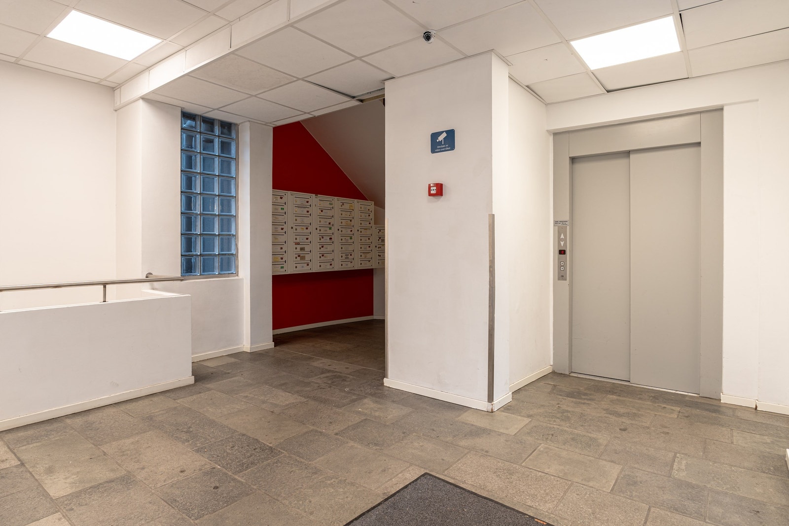 Inngangsparti. Galleribilde