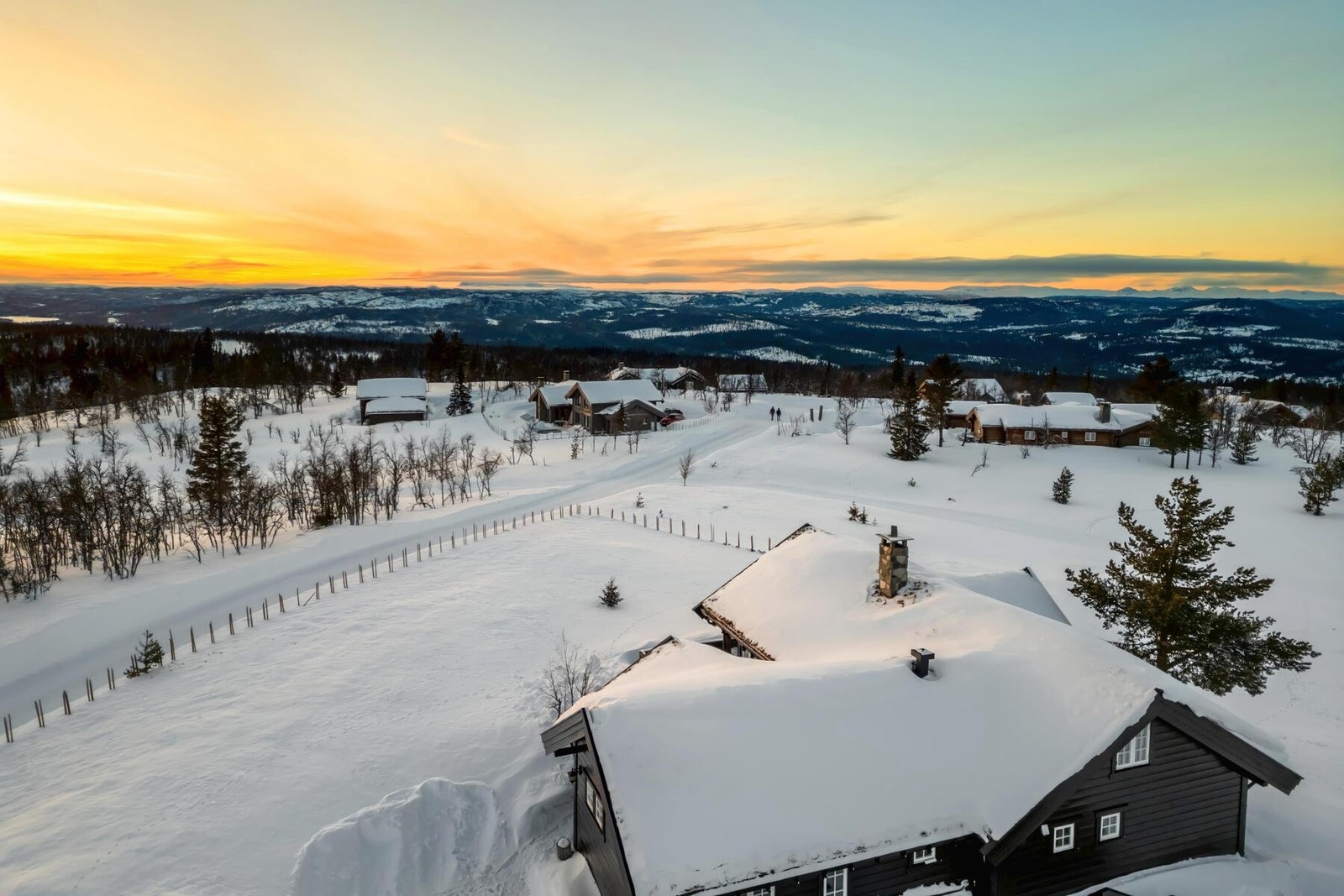 Vakre solnedganger kan nytes! Galleribilde