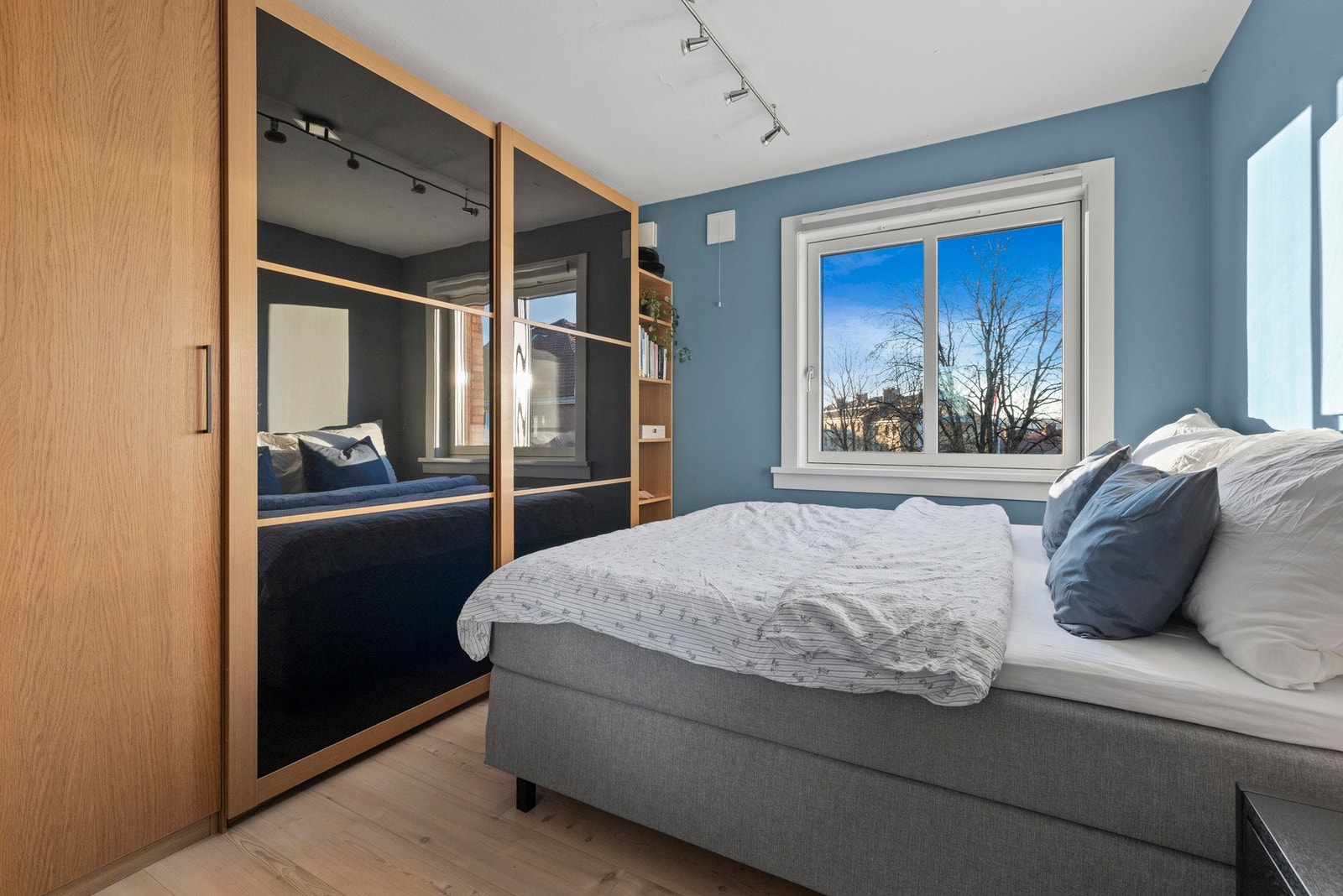 Her har du massevis av garderobeplass Galleribilde