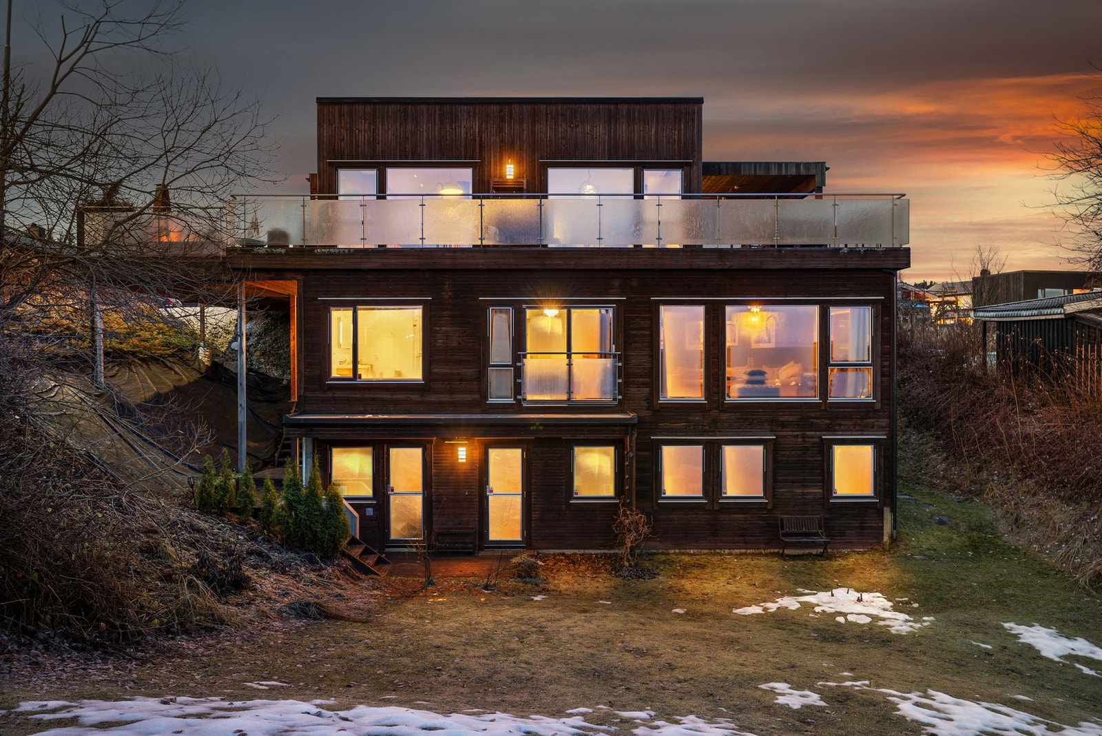 EiendomsMegler 1 ved Sigbjørn Shaswar-Vestå har stor glede av å kunne presentere Harevegen 11! Galleribilde