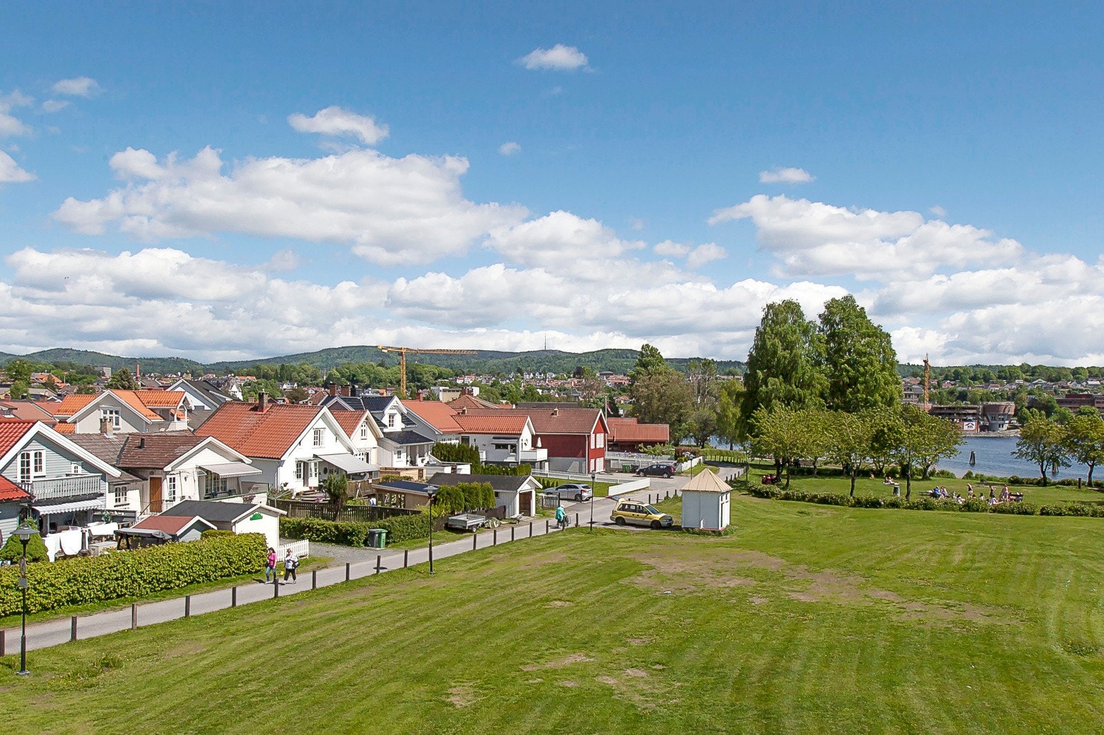Fra leiligheten er det kort veg ned til de flotte områdene rundt Bakkestranda. Galleribilde