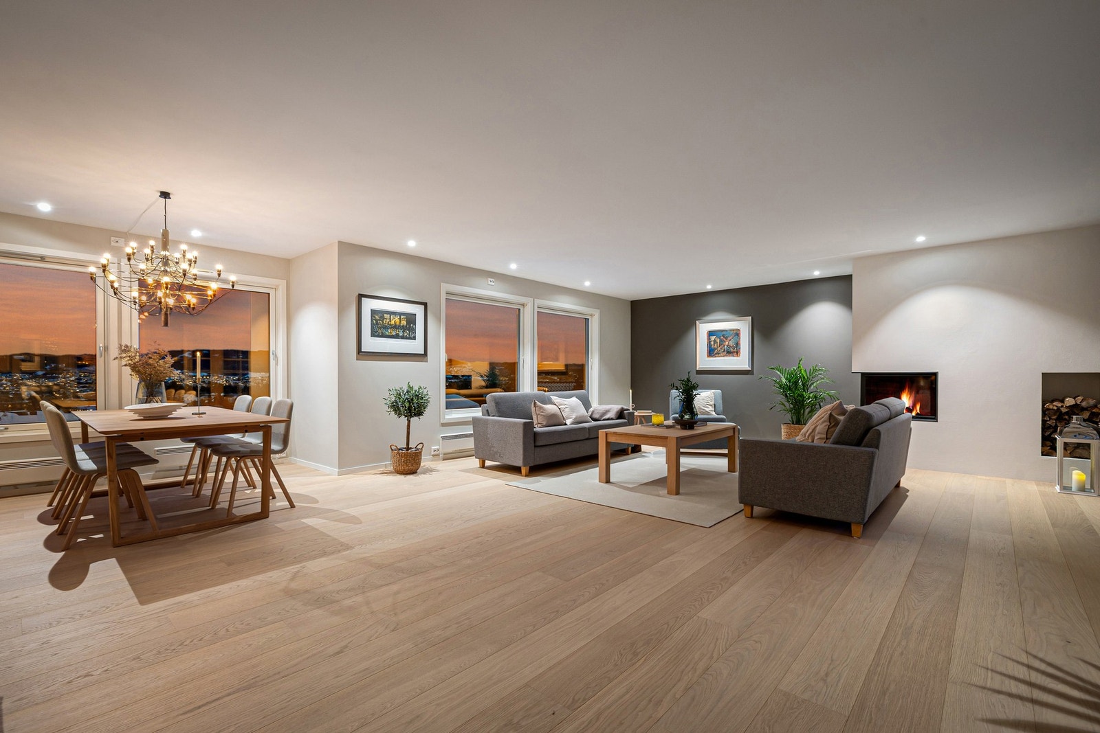 Boligen har en stor og lekker stue på hele 53 kvm. Galleribilde