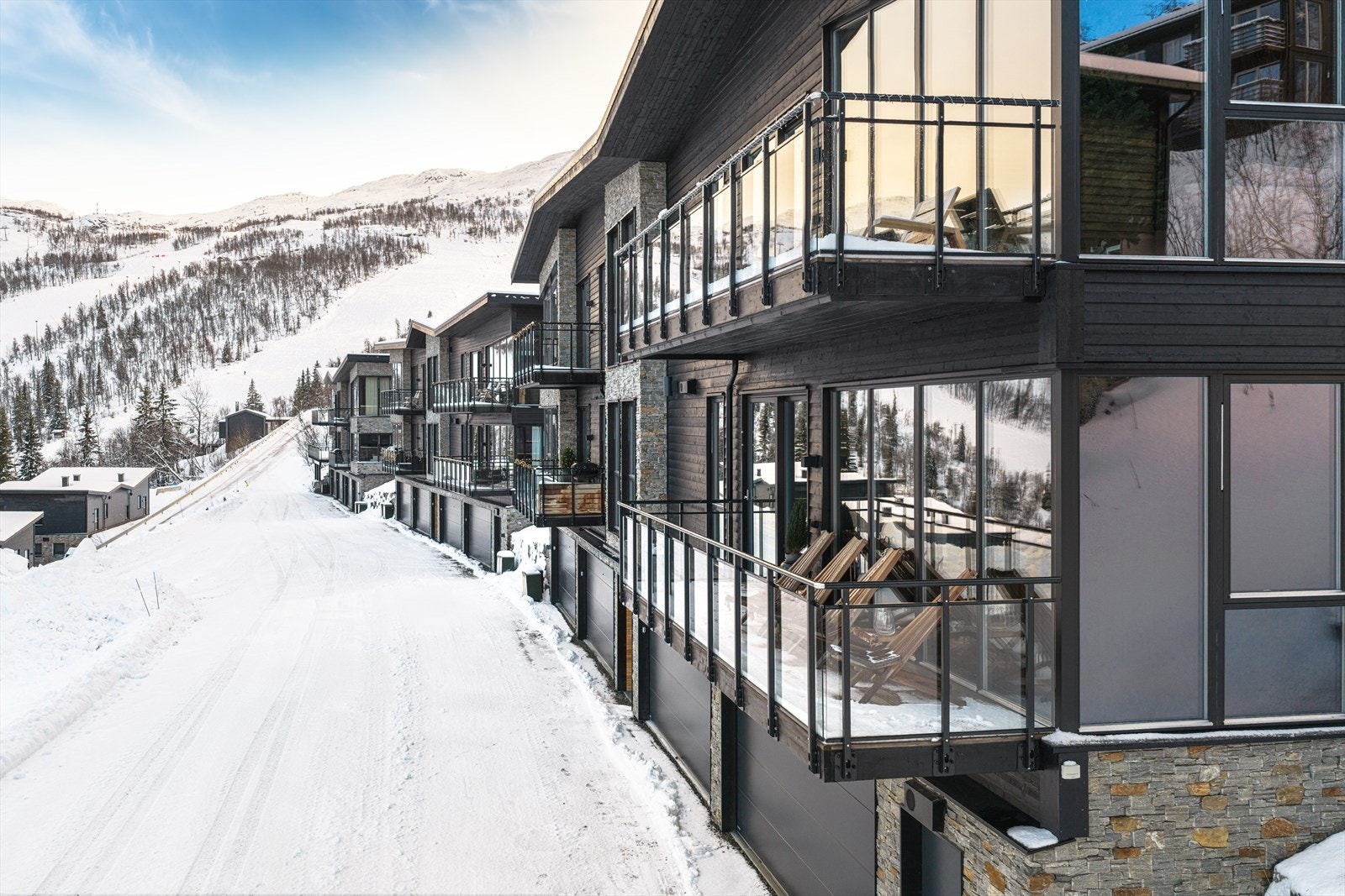 Egen dobbelgarasje i underetasjen. Galleribilde