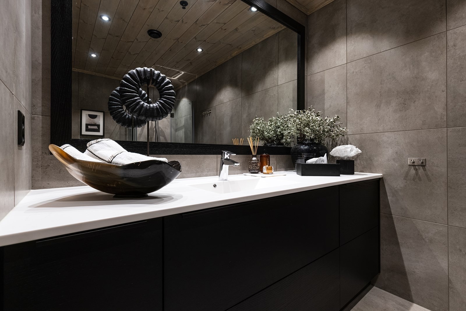 Baderom 2 - Stilrent, lekkert og fullkomment." Galleribilde