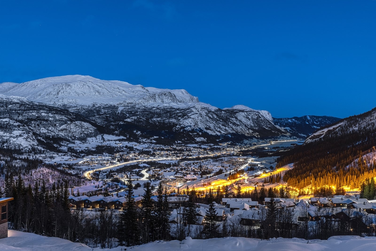 Utsikten er magisk nedover dalføret! Galleribilde