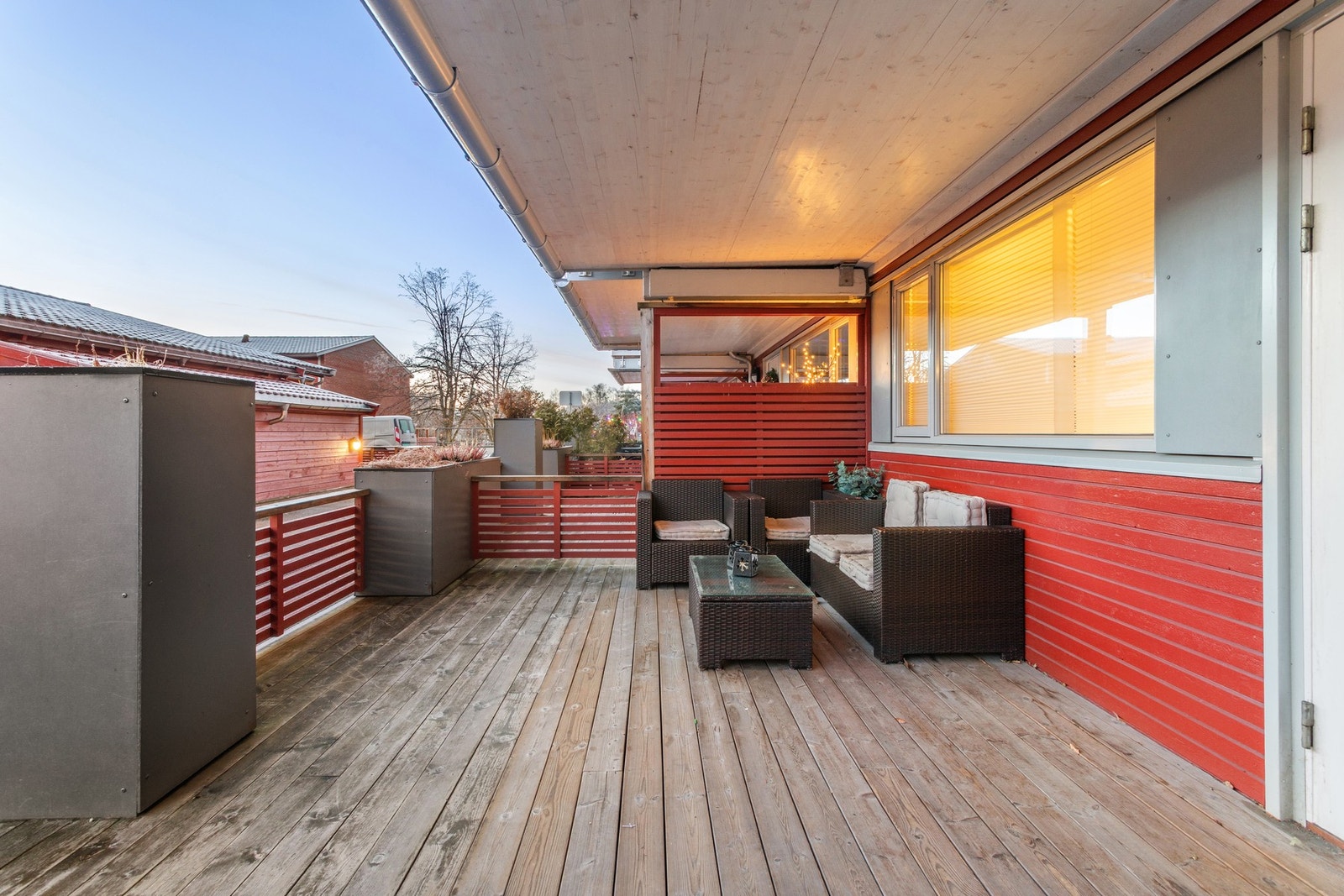 Boligen har fine uteområder. Galleribilde