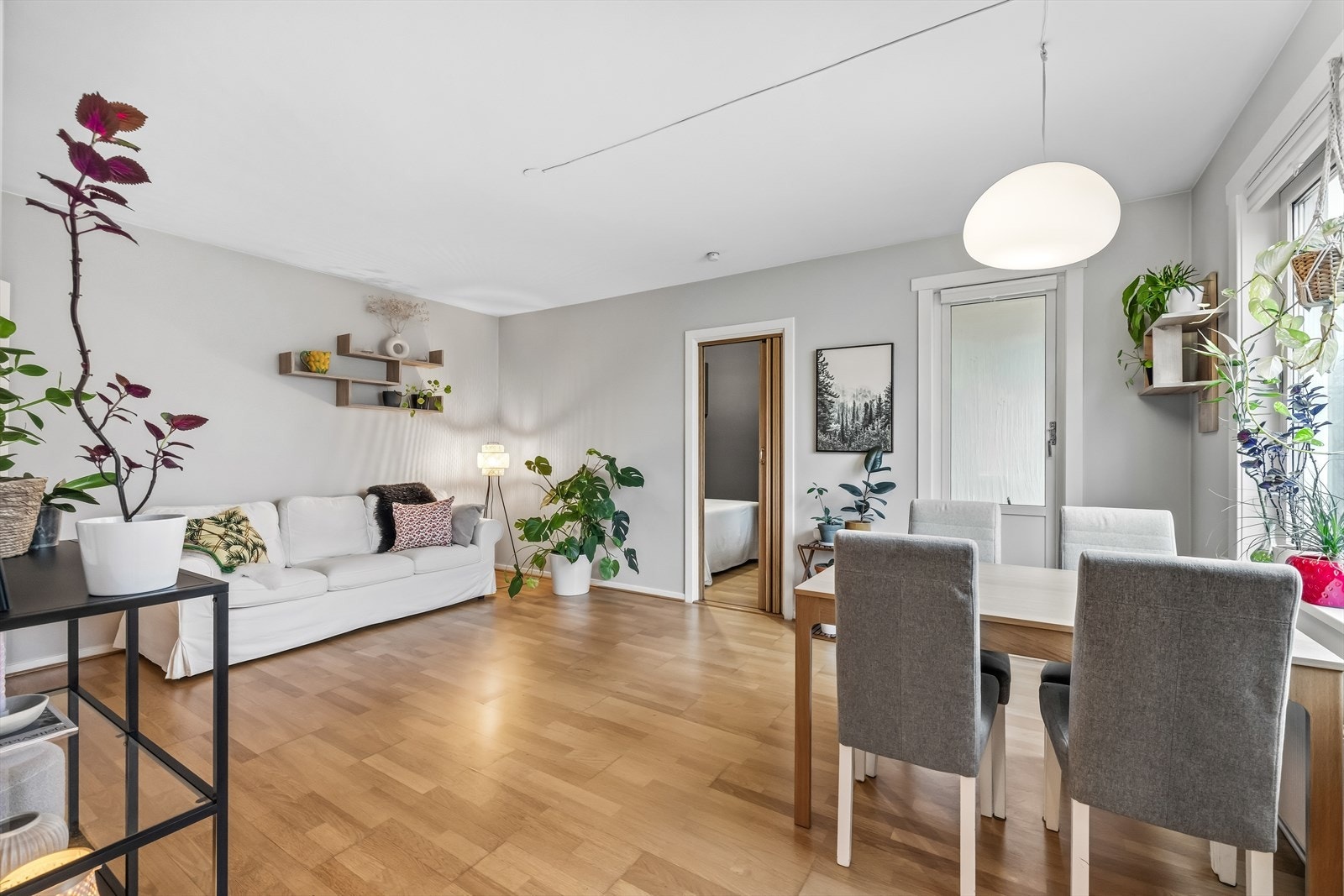 Kort gangavstand til Holstein T-banestopp Galleribilde