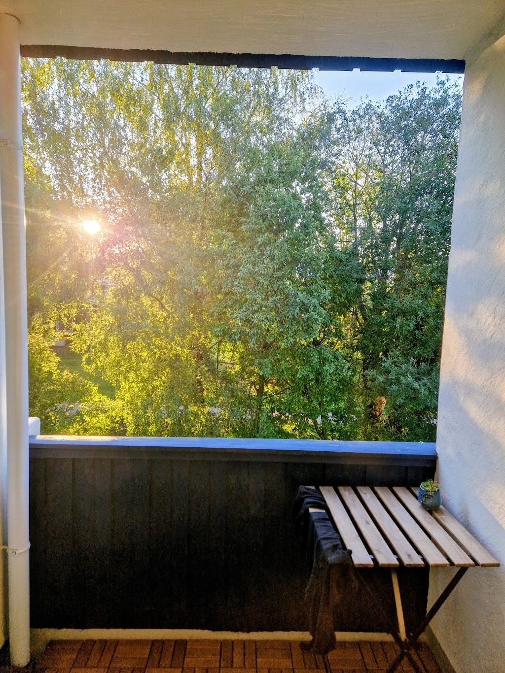 Morgensol utenfor soveromsvinduet Galleribilde