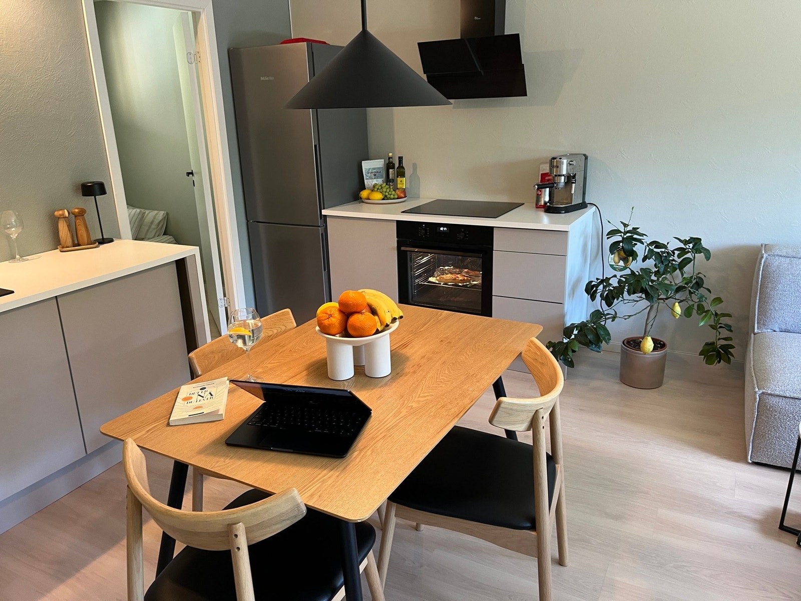 god plass til spisebord for 4 personer Galleribilde