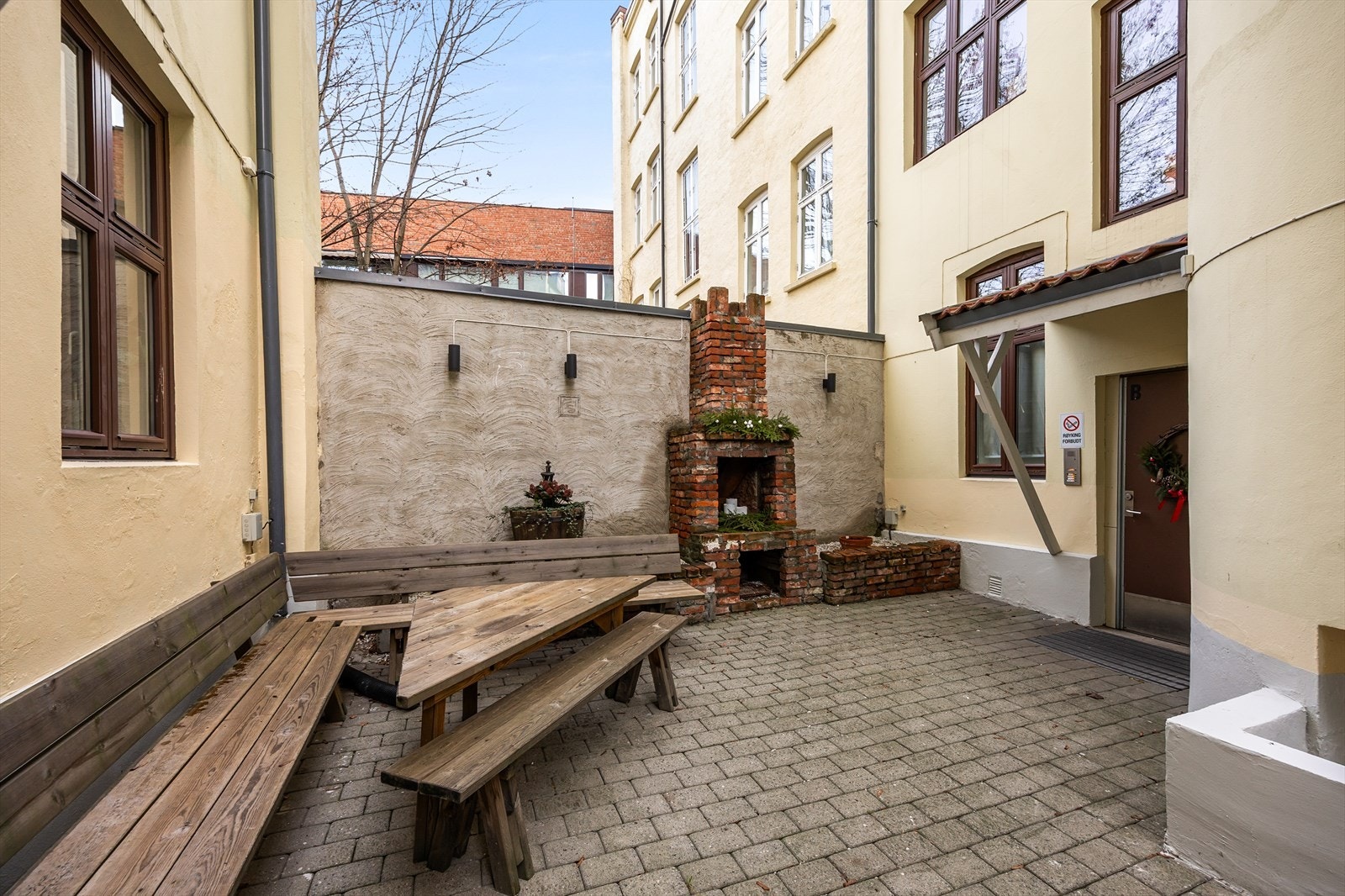 Her finnes også en felles utepeis for sosiale sammenkomster. Galleribilde