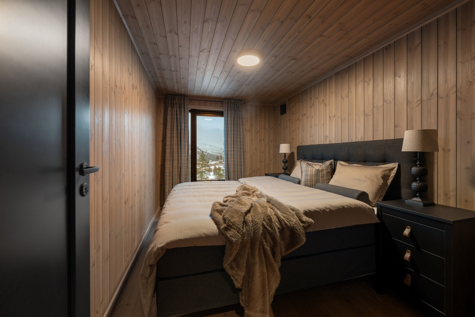 Hovedsoverom med flott utsikt. Galleribilde