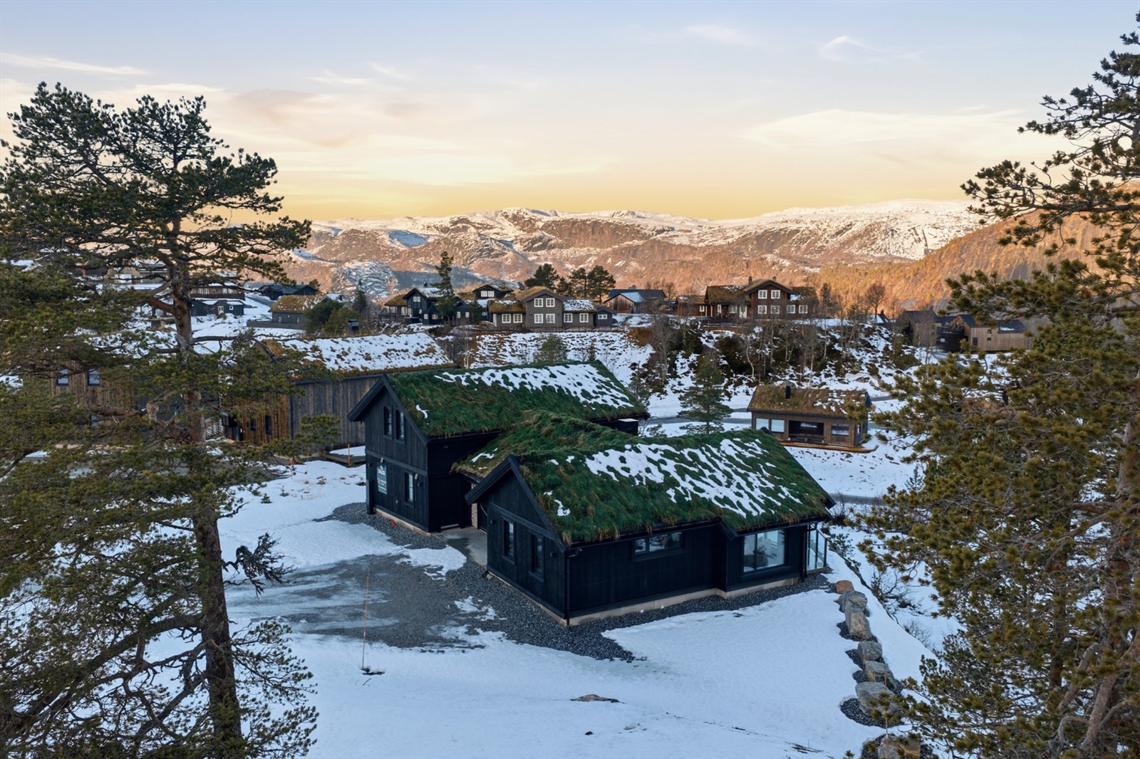 Godt med parkering ved inngangspartiet. Galleribilde