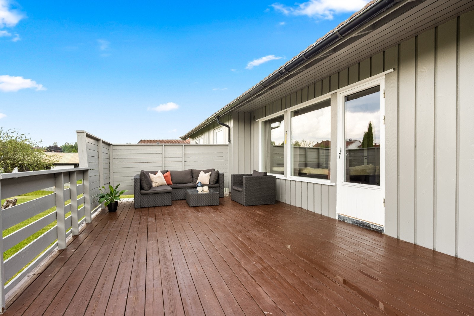 Nordvestvendt terrasse på ca. 28 m2. Galleribilde