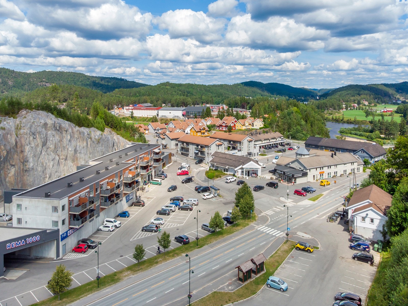 Deler av Froland sentrum - Osedalen Galleribilde