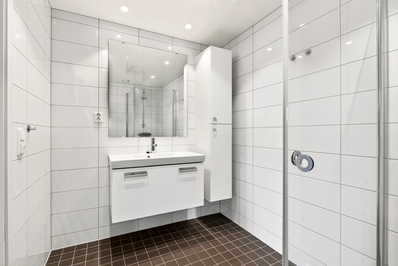 Flislagt bad med varmekabler. Ingen TG 2/3 feil. Galleribilde