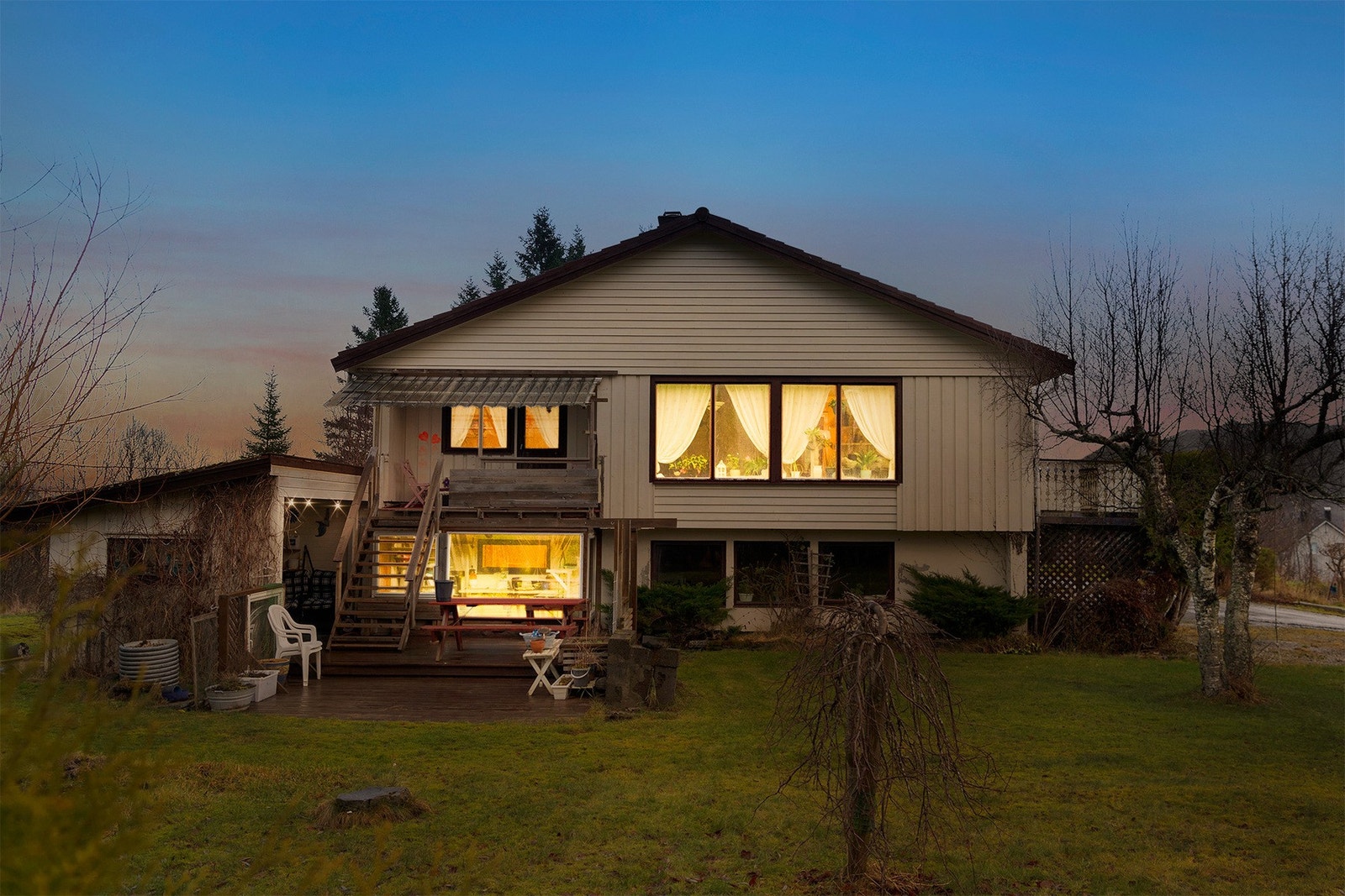 Skjermet og landlig hage Galleribilde