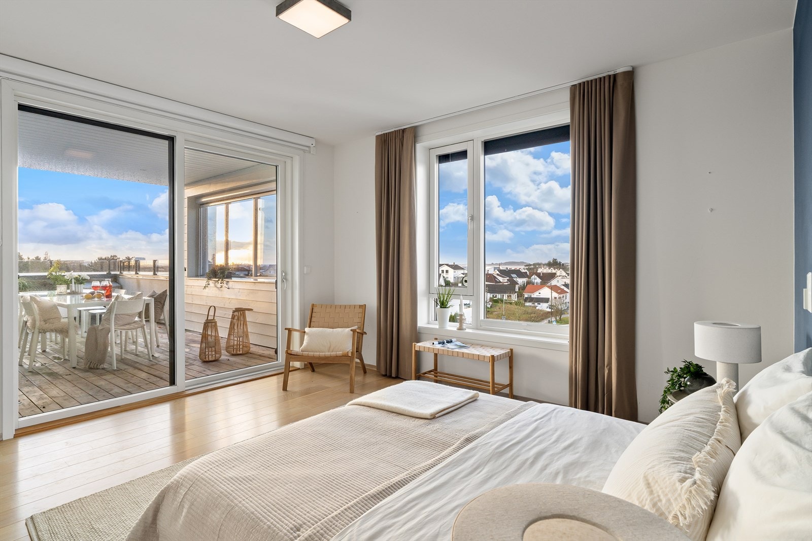 Utgang fra soveromet til balkongen. Galleribilde