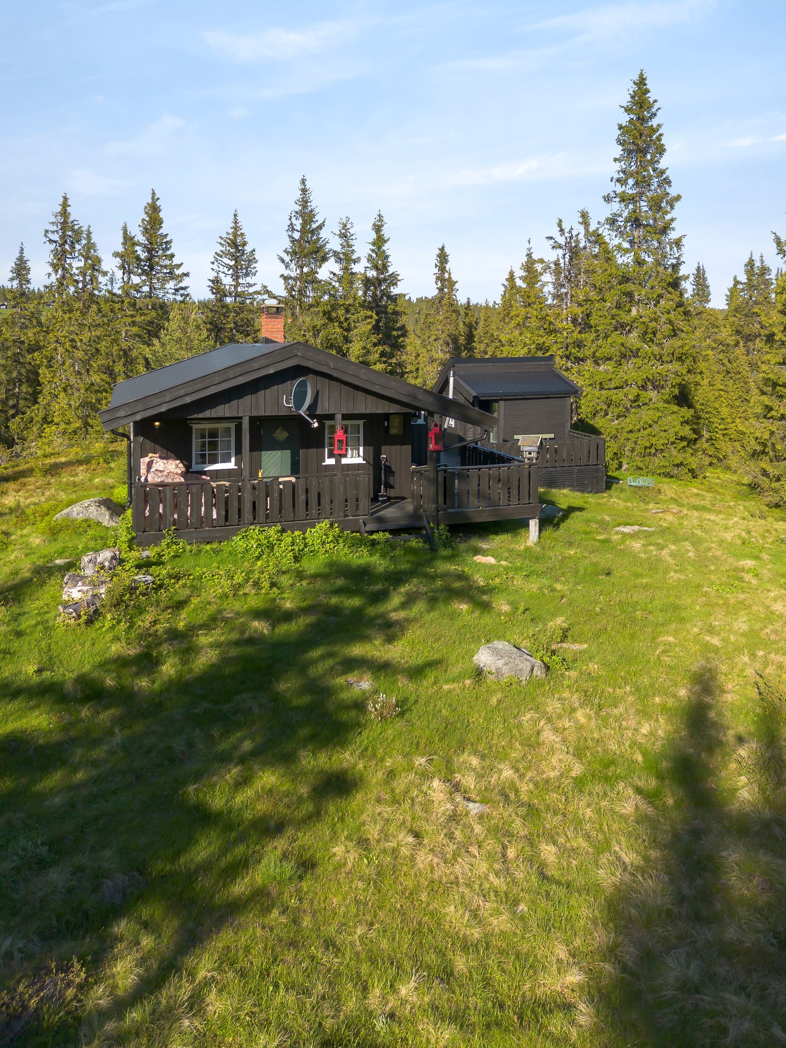 Hytta er bygd i 1971 og er opp gjennom årene vedlikeholdt Galleribilde