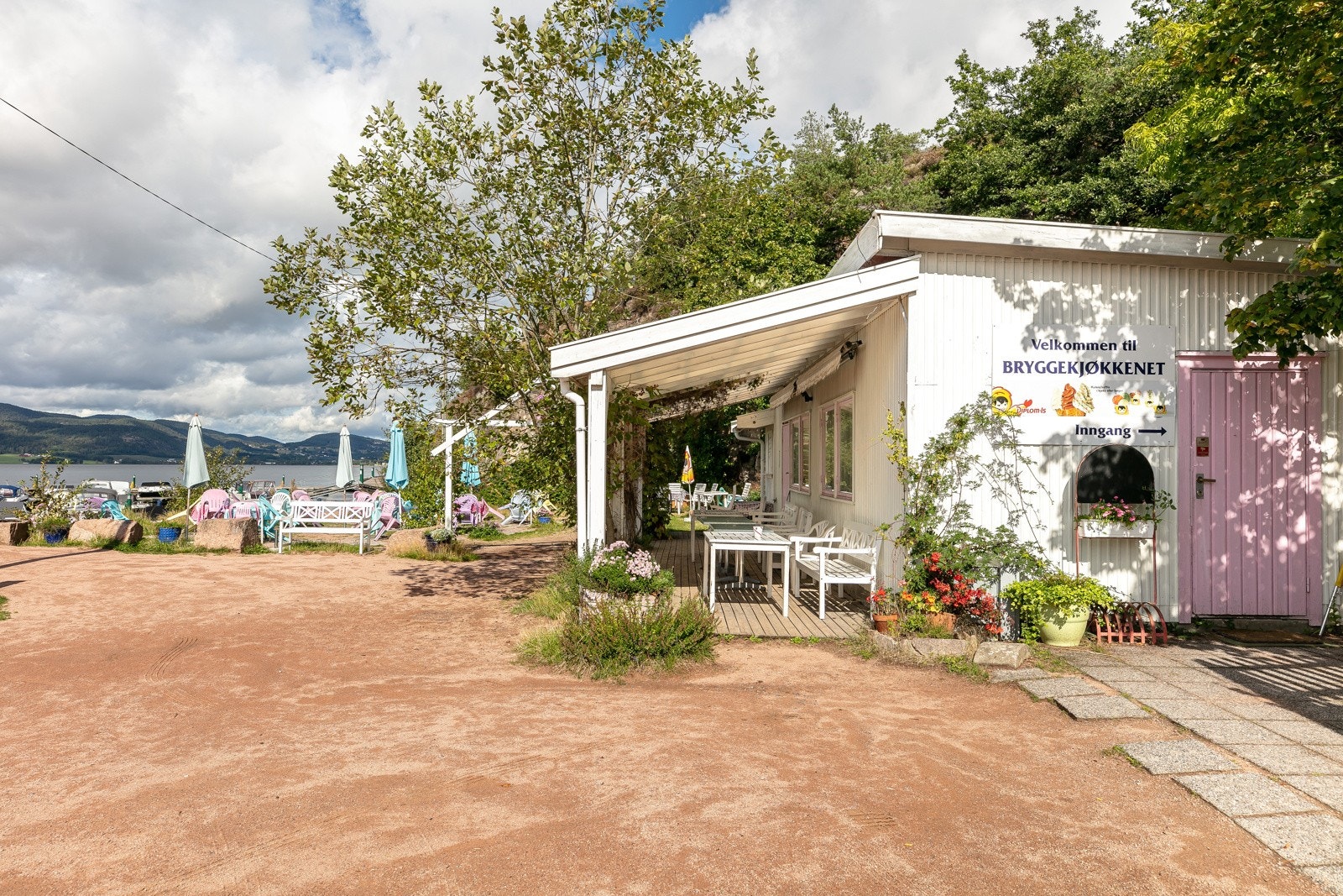 Holmsbu sentrum Galleribilde