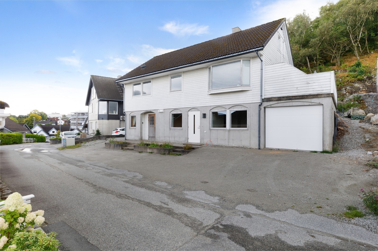 Boligen ligger i 1.etasje med inngang på bakkeplan! Parkering i gårdsrom. Galleribilde