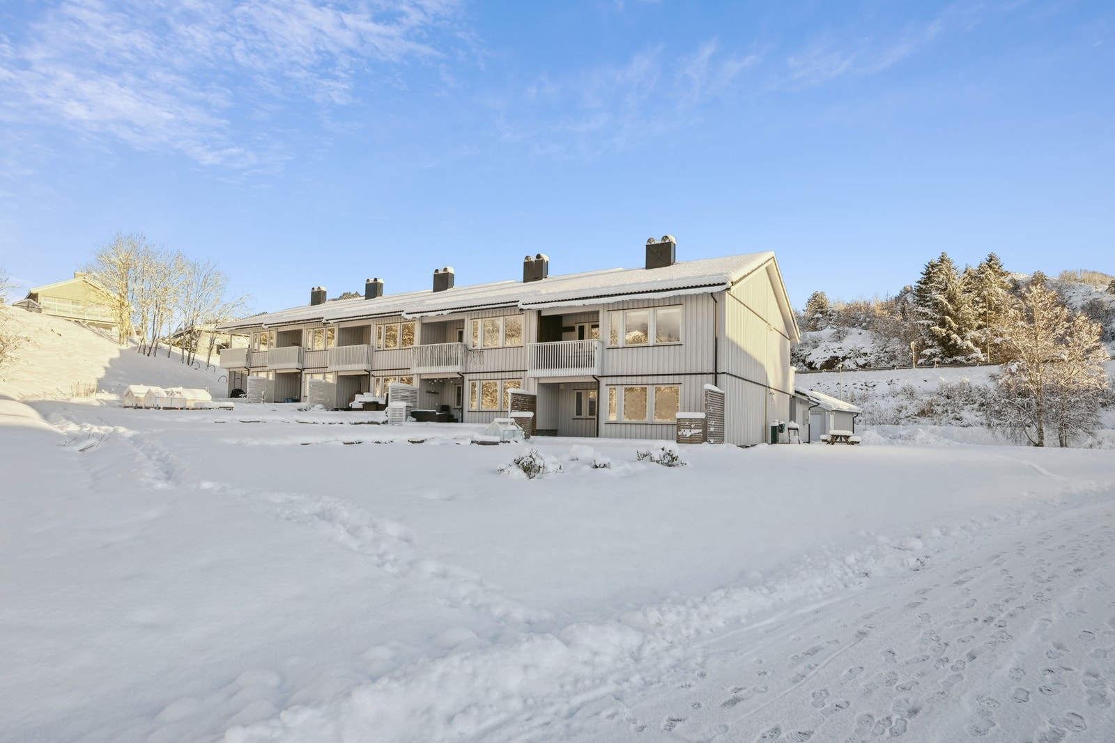 Ute og fasade Galleribilde