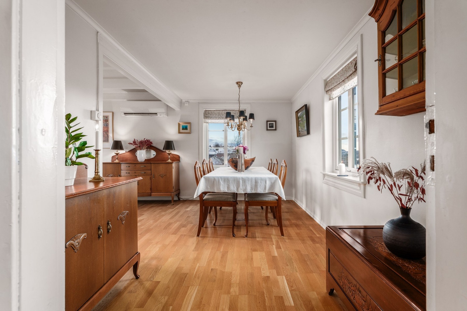 Her er det plass til stort spisebord. Galleribilde