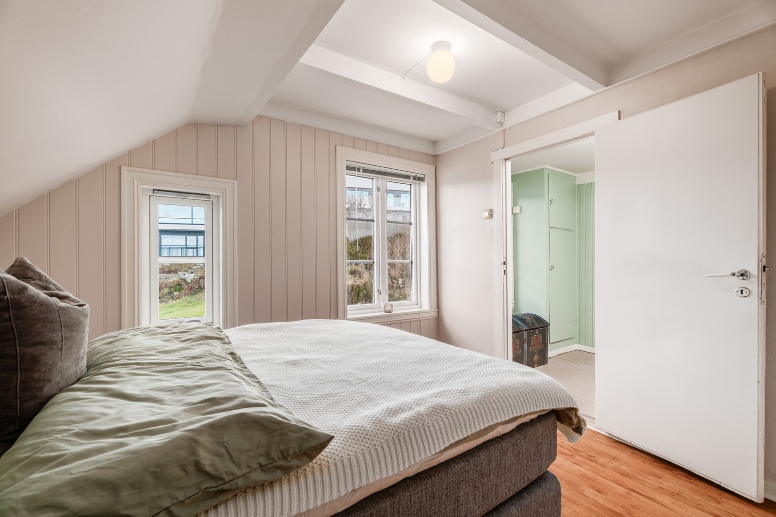 Soverom 2 er også av god størrelse. Galleribilde