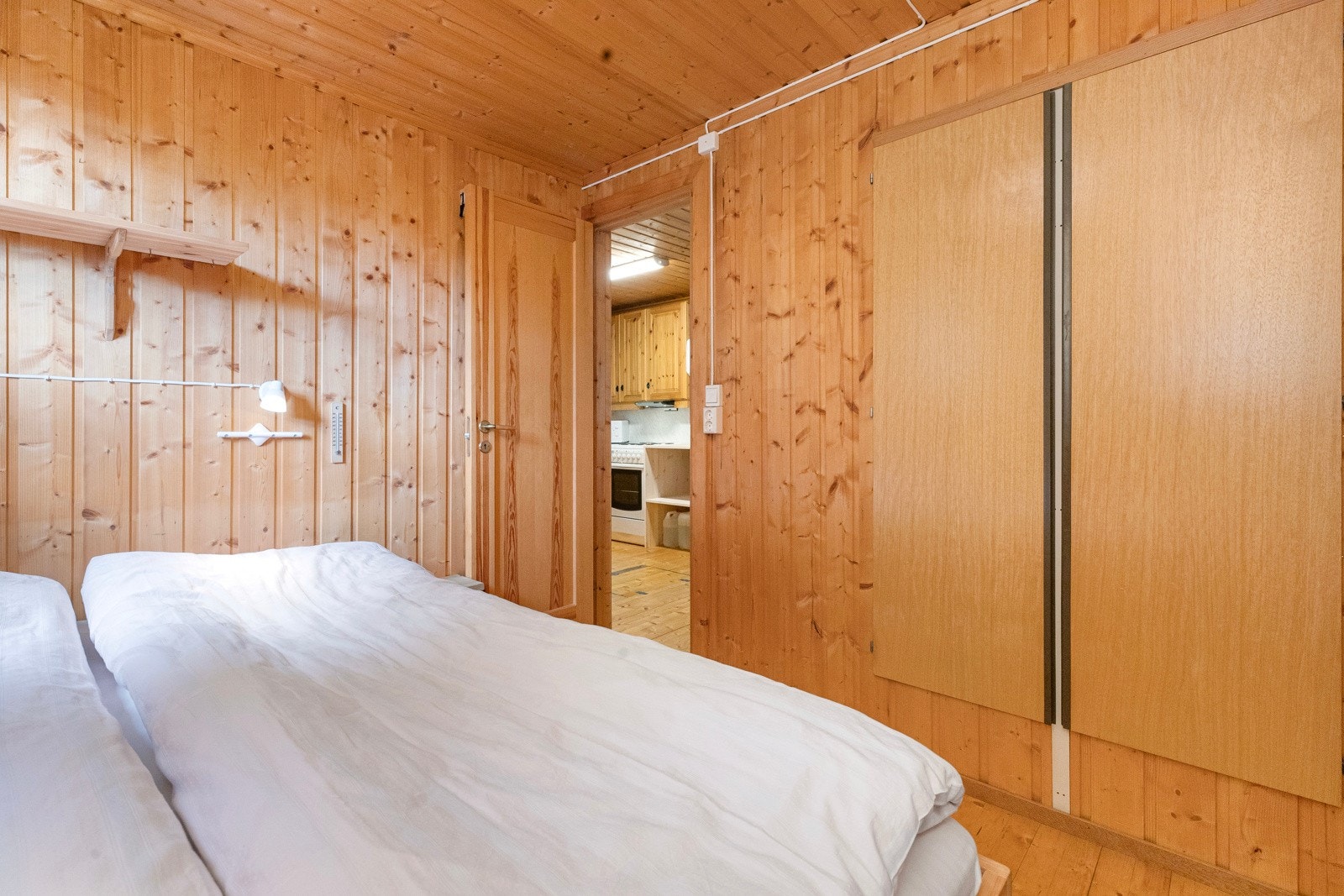 Hytta har to soverom Galleribilde