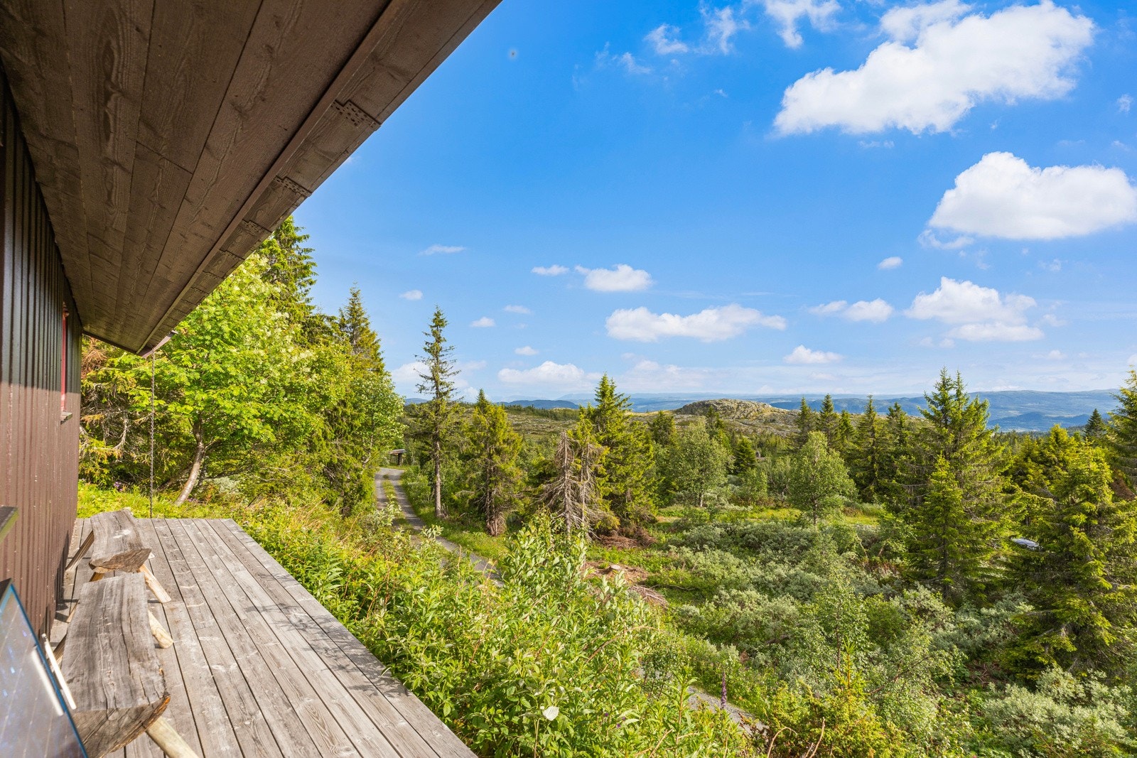 Beliggende med flott utsikt og gode solforhold 1001 moh Galleribilde
