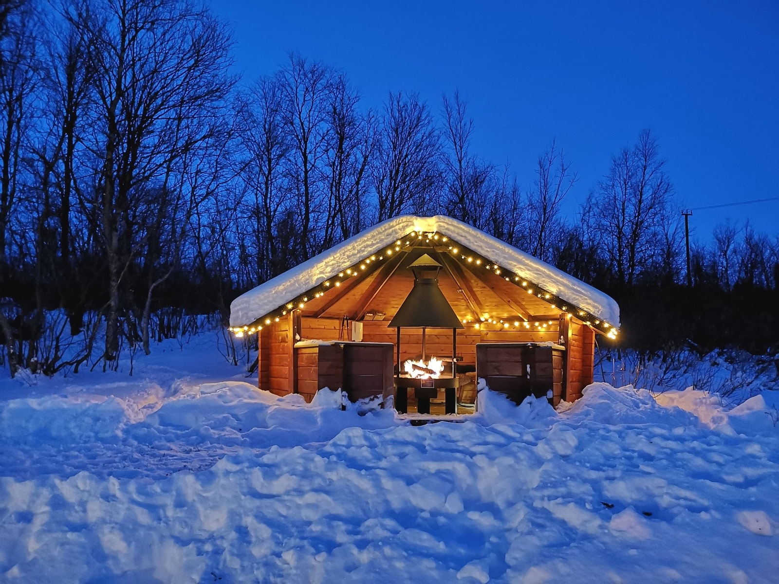 Gapahuk fint plassert lengere opp for bedre utsikt Galleribilde