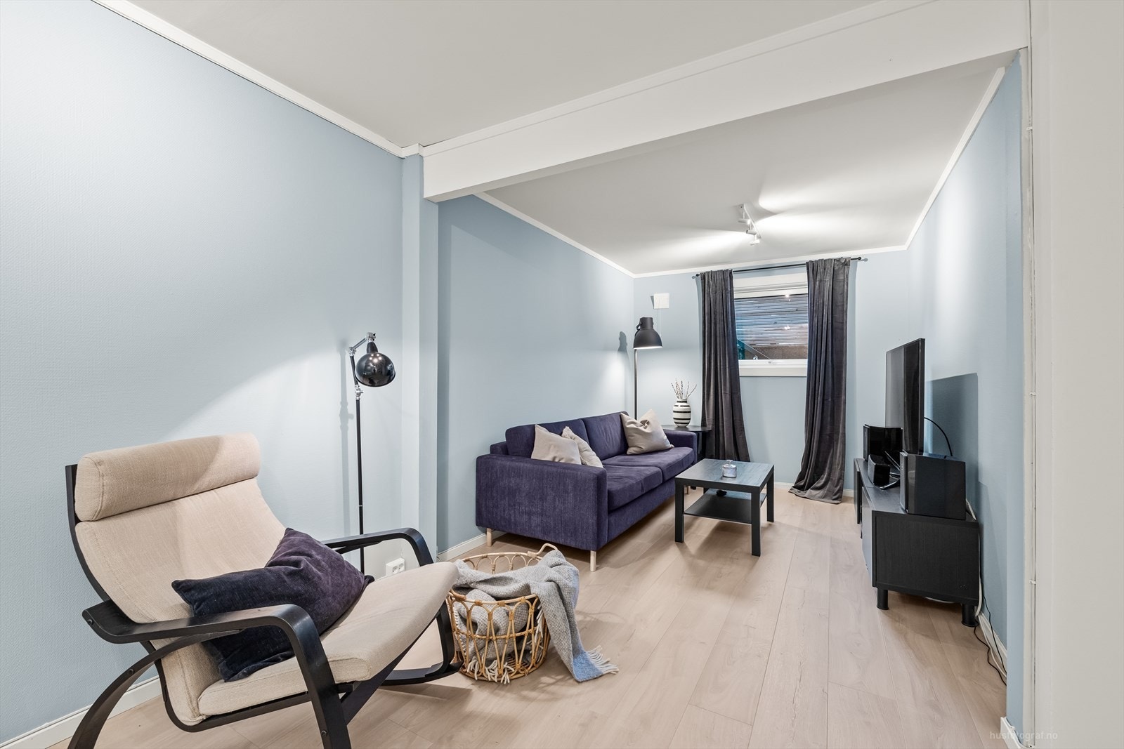 Kjellerstue (opprinnelig disponibelt rom - ikke omsøkt til rom for varig opphold). Galleribilde