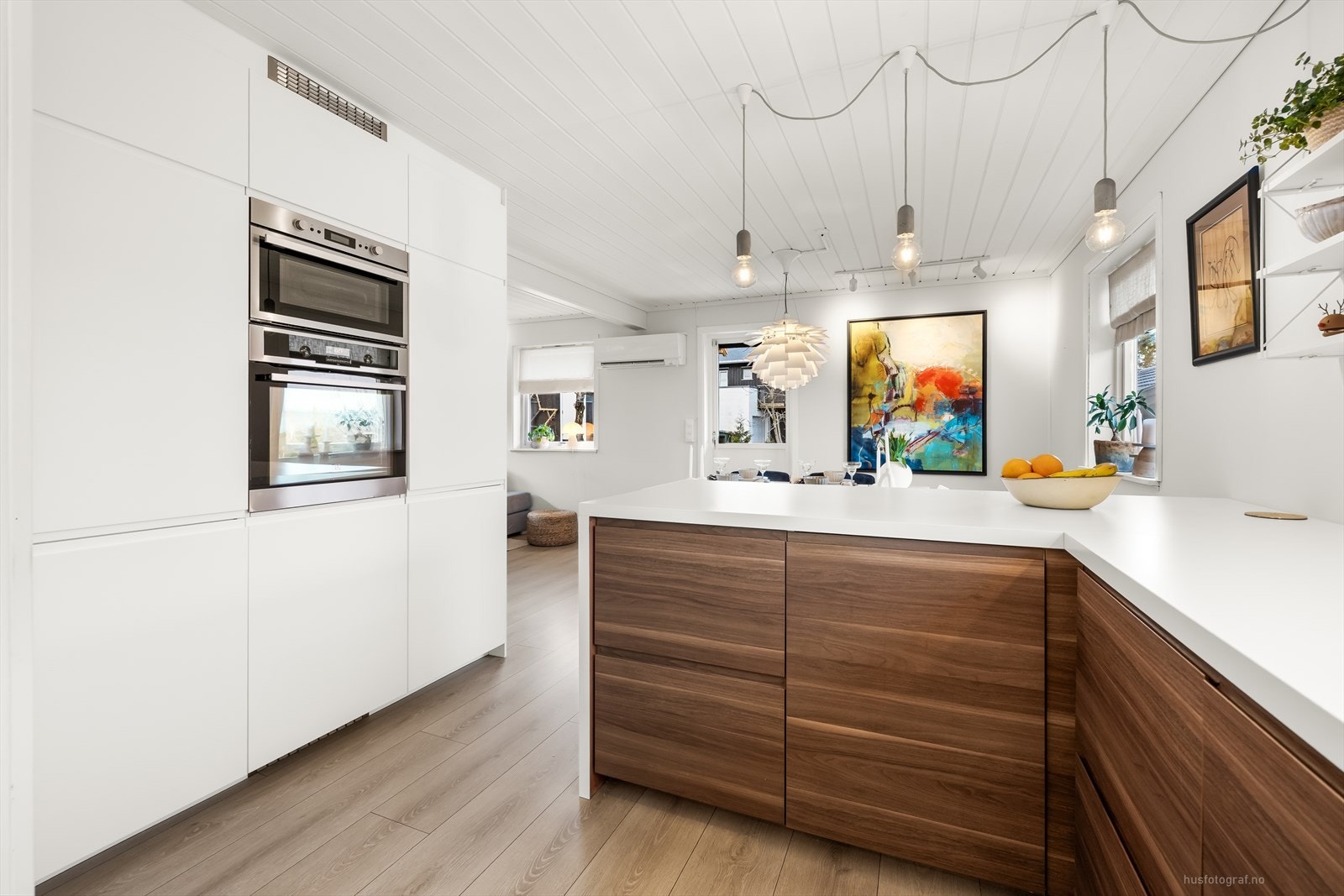 Pusset opp med moderne og tidsriktige overflater. Galleribilde