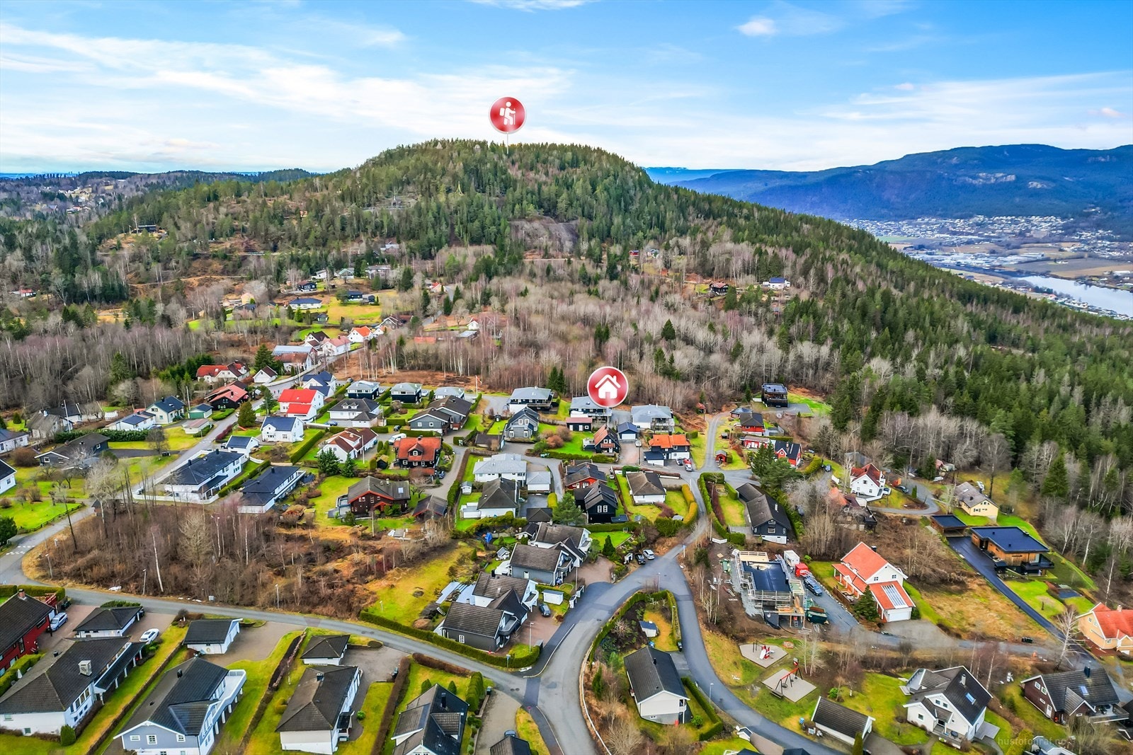 Meget barnevennlig, og man har skogen og de flotte friarealene innen kort gangavstand. Galleribilde