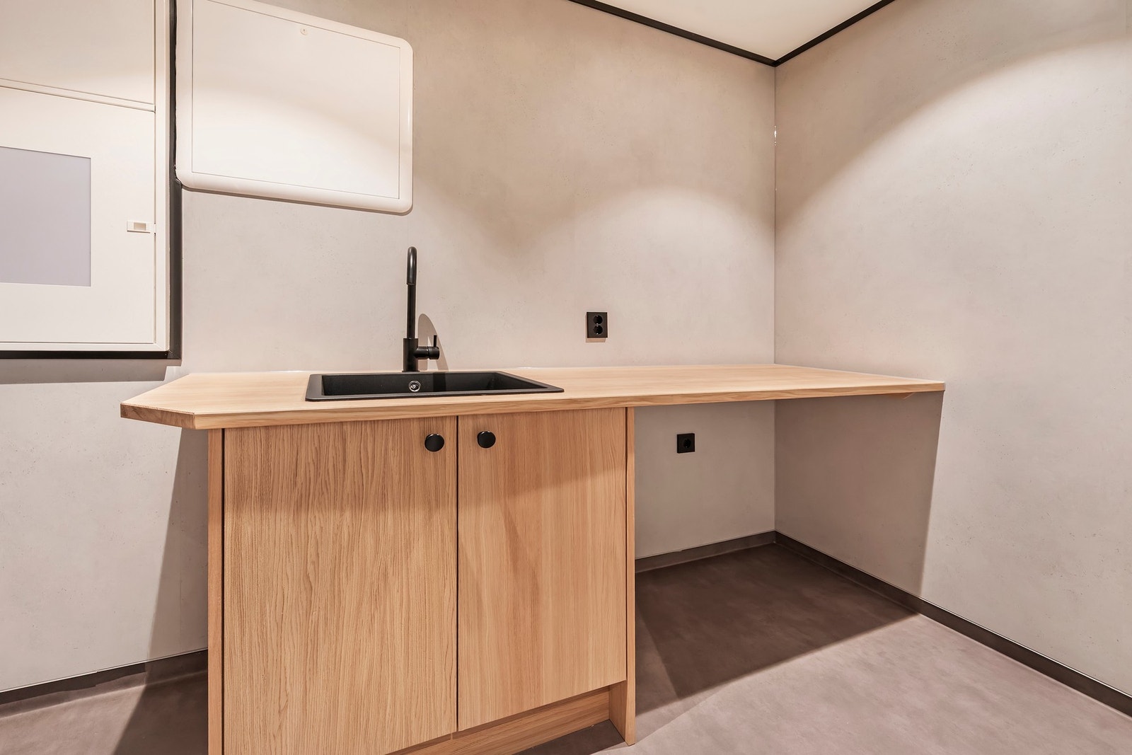 Vaskerommet har baderomsinnredning fra Måndalen trevare Galleribilde