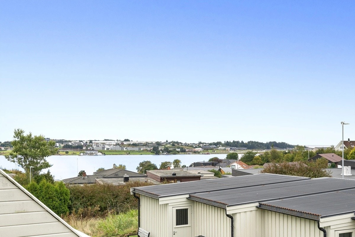 View of harfsfjord from balcony 2 Galleribilde