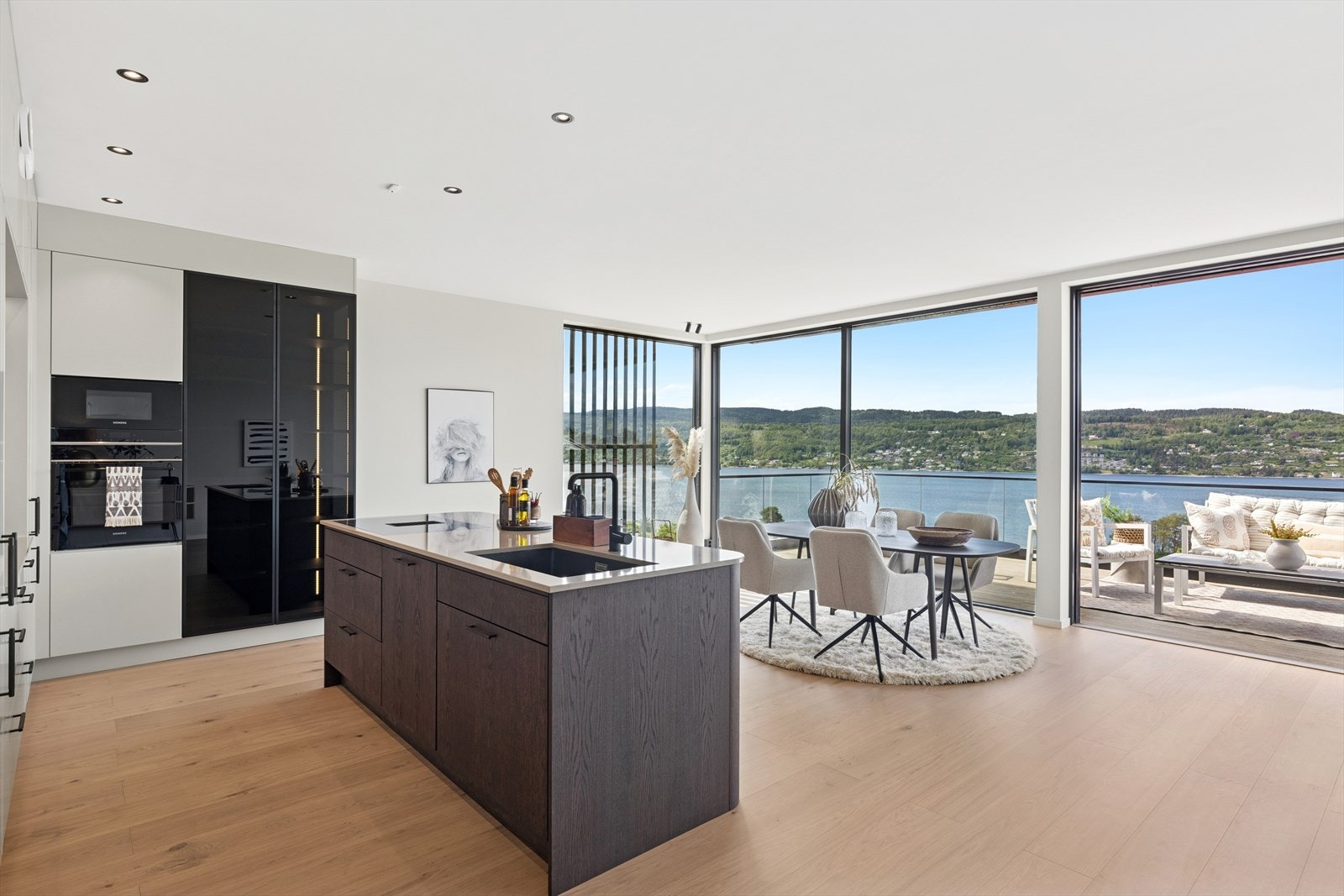 DNB Eiendom ønsker deg velkommen til Vårstigen 16A! Galleribilde