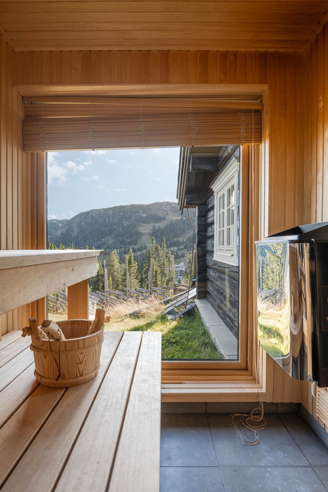 Badstue med nydelig utsikt over fjellheimen! Badstuen er ypperlig å benytte seg av etter aktive dager i bakken eller skisporet. Galleribilde