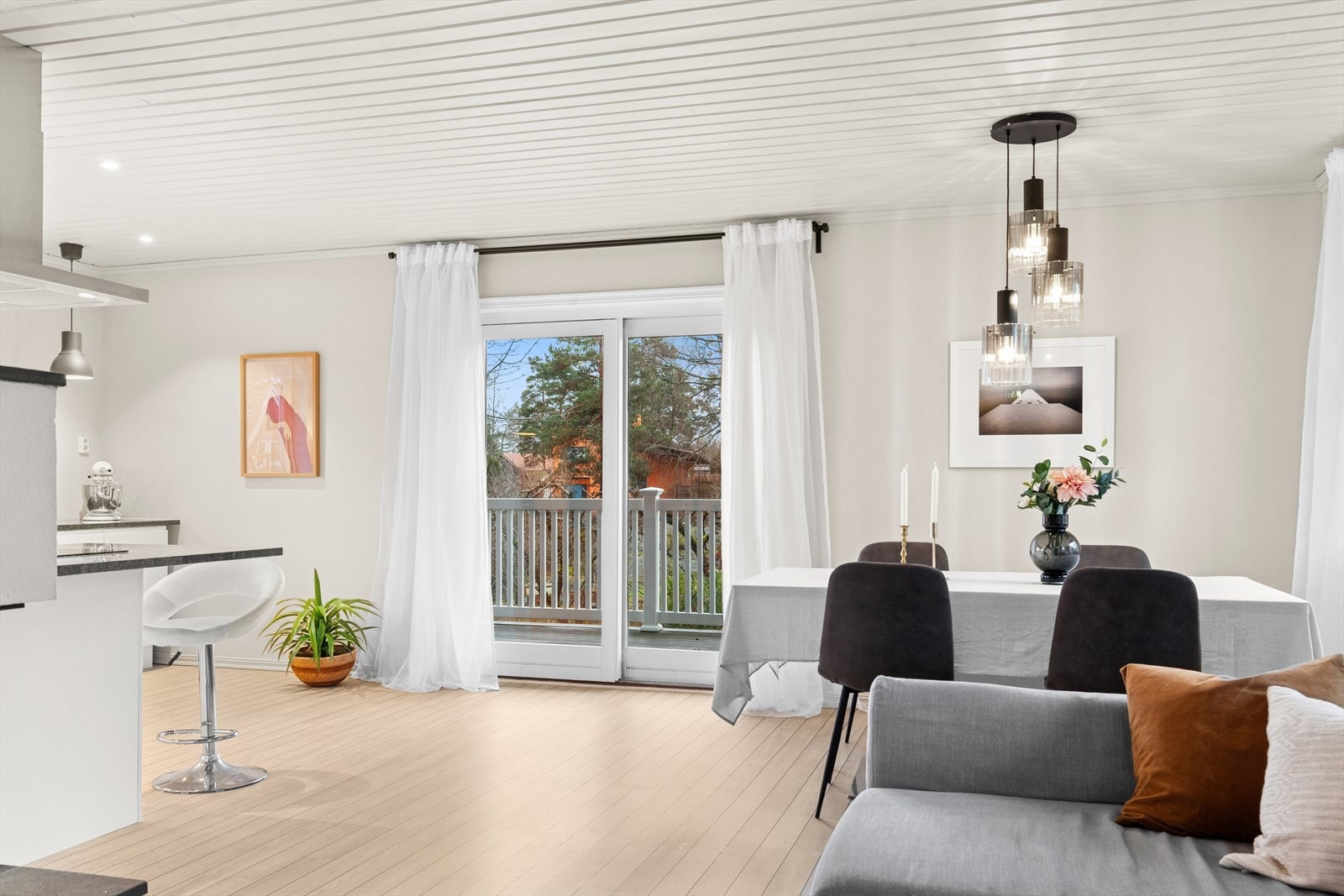 Det er god plass til spisestuebord. Galleribilde