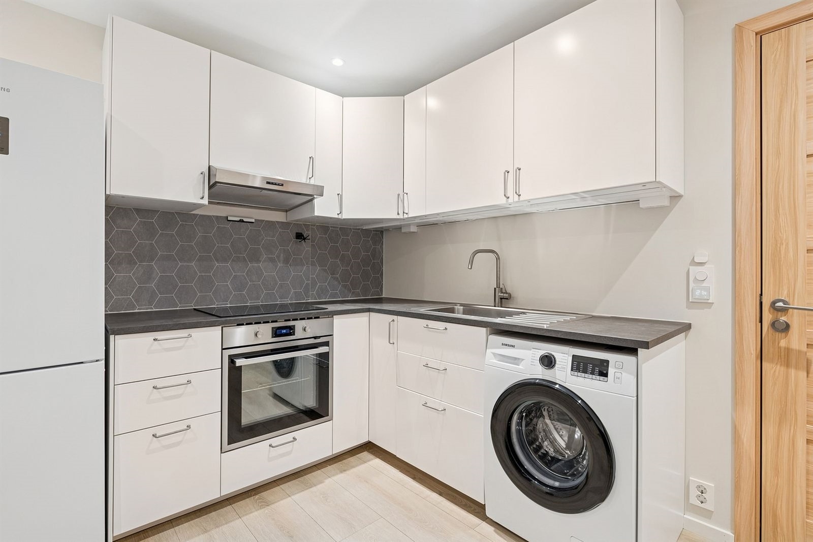 Rom benyttet som kjøkken i hybel. (Ikke godkjent for varig opphold.) Galleribilde