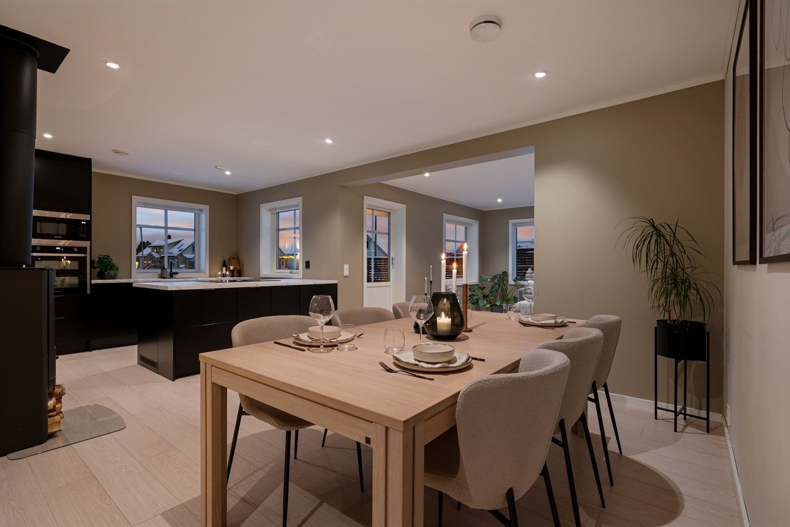 I dette hjemmet får du lyst til å skape gode minner med dine nære og kjære. Galleribilde